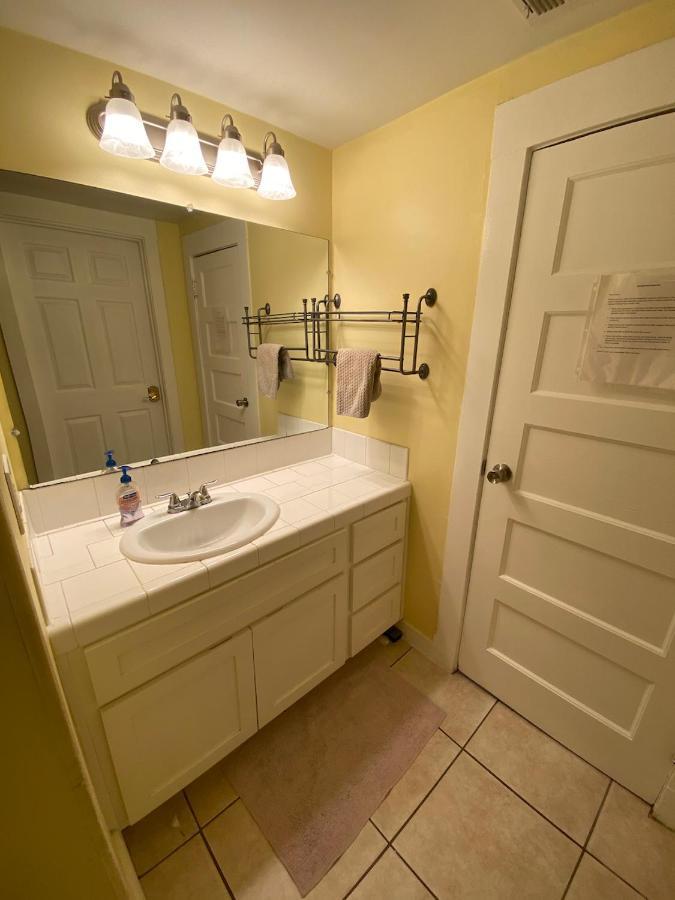 Private Large La Bedroom W Private Half-Bathroom - Ac - Wifi - Private Fridge Near Usc - Exposition Park - Usc Memorial Coliseum - Banc Of California Stadium - Downtown Los Angeles Dtla - University Of Southern California Usc! Exterior foto