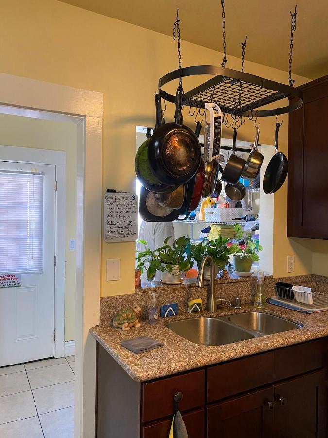 Private Large La Bedroom W Private Half-Bathroom - Ac - Wifi - Private Fridge Near Usc - Exposition Park - Usc Memorial Coliseum - Banc Of California Stadium - Downtown Los Angeles Dtla - University Of Southern California Usc! Exterior foto